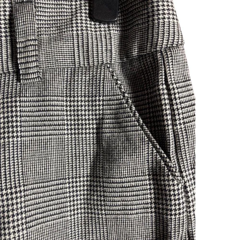 alice + olivia Herringbone Plaid Cuffed‎ Wool Blend Shorts in Black & White 4